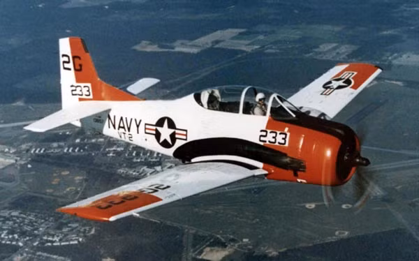 Chiến thắng đầu tiên của Không quân nhân dân Việt Nam lại đến từ một máy bay của Lào do Mỹ sản xuất bỏ trốn sang Việt Nam. Ảnh minh họa