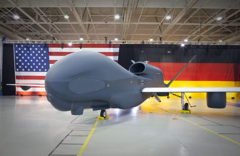 Không chỉ sản xuất cho Không quân Mỹ, Northop Grumman còn phát triển cho các nước thân cận Mỹ, điển hình là Euro Hawk. Phiên bản của RQ-4 được sản xuất tại Đức. Đây là kết quả của sự hợp tác giữa Northrop Grumman với Cassidian. Chương trình Euro Hawk được bắt đầu từ những năm 2000, dựa trên nền tảng là Global Hawk Block 20. Cassidian chịu trách nhiệm cung cấp hệ thống cảm biến, phát hiện và theo dõi mục tiêu.