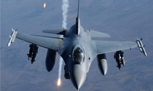Máy bay chiến đấu F-16 của Mỹ gặp nạn tại Trung Đông.