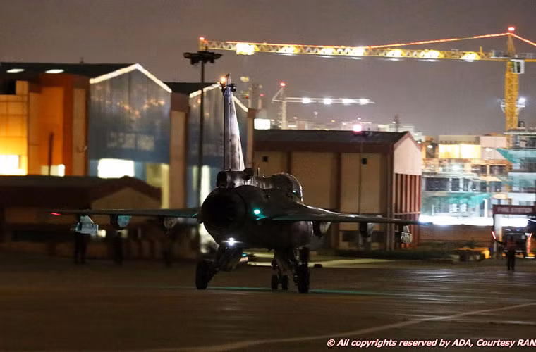 Chu kỳ nghiên cứu dự án máy bay chiến đấu LCA được cho là lâu nhất thế giới từ khi thành lập đến nghiên cứu thành công đã trải qua thời gian 30 năm, nhưng cho đến nay mới bắt đầu trang bị một lượng nhỏ cho quân đội nước này sử dụng.