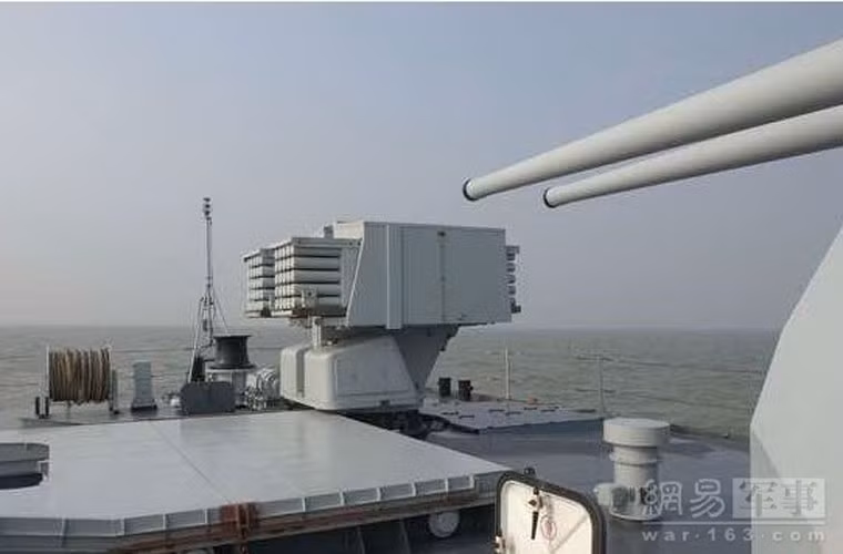 Dẫu vậy, chưa rõ độ chính xác của pháo phản lực này tới đâu. Vì thông thường, pháo phản lực có độ chính xác kém dù diện tích sát thương lớn. Nếu chiếc 516 muốn đạt độ chính xác cao thì bắt buộc phải đứng im khi khai hỏa, như vậy dễ bị trúng đạn địch.