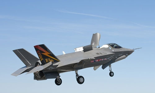 Máy bay chiến đấu tàng hình F-35.