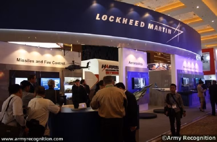 Trong ảnh là gian hàng giới thiệu sản phẩm của tập đoàn Lockheed Martin.