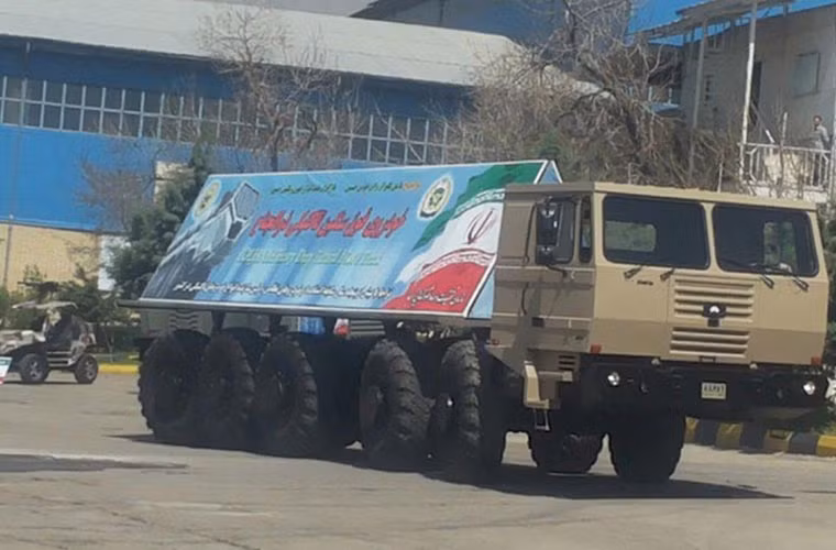 Loại khung gầm 10x10 bánh này nhiều khả năng lại sao chép từ khung gầm MZKT của Belarus. Nó cũng tương tự như khung gầm WS-2600 của Trung Quốc - một biến thể của MZKT.