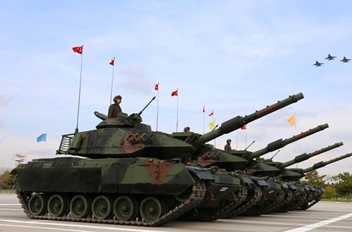 Đội hình xe tăng chiến đấu chủ lực Sabra.