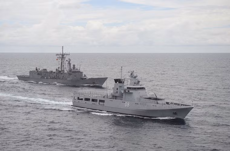 KDB Darulaman (PV 08) là một trong 4 tàu chiến lớn nhất của Hải quân Hoàng gia Brunei, thuộc lớp Darussalam do Đức chế tạo từ năm 2011-2014.