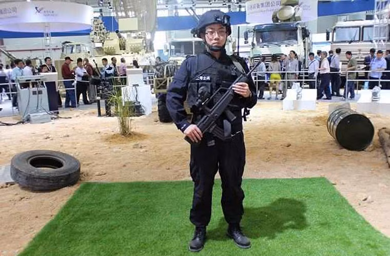 Tại triển lãm hàng không quốc tế Chu Hải vừa qua, Tổng Công ty công nghiệp quốc phòng Bắc Trung Quốc (Norinco) đã trình làng hệ thống chiến đấu bộ binh tương lai CS/LN1. Hệ thống này được thiết kế dành cho bộ binh tương lai của Trung Quốc.