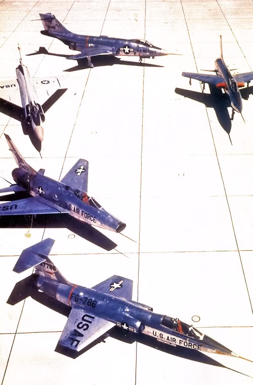 Trong lịch sử hoạt động kéo dài từ những năm 1960 đến cuối những năm 1990, series dòng máy bay tiêm kích thế kỷ của Không quân Mỹ không để lại bất cứ dấu ẩn nào trên bầu trời, mà trái lại là kèm theo nó là hàng loạt vụ tai nạn nghiêm trọng cũng như tiêu tốn hàng tỷ USD cho quá trình phát triển và sản xuất.