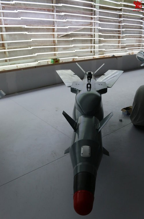 Một loại bom có cánh khác.