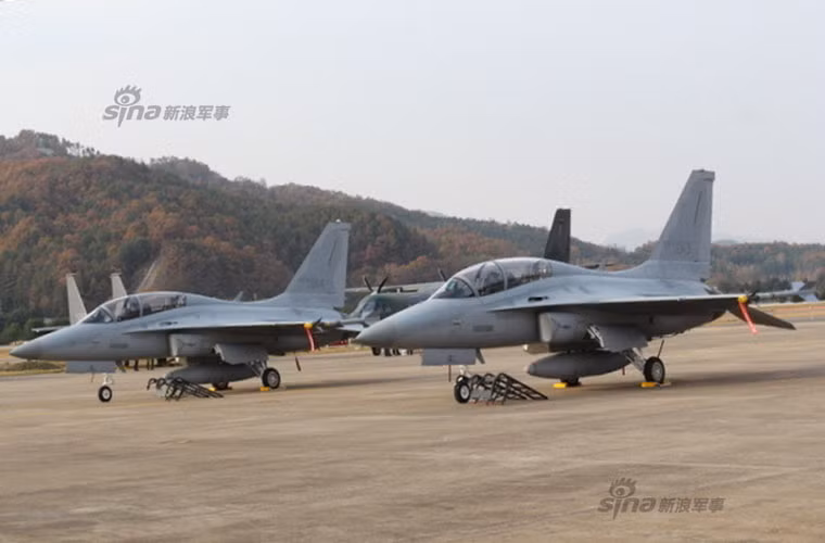 Máy bay được trang bị động cơ tuốc bin phản lực cánh quạt đẩy F404 (mua giấy phép của Mỹ), tốc độ bay 1.770km/h, tầm bay 1.851km.