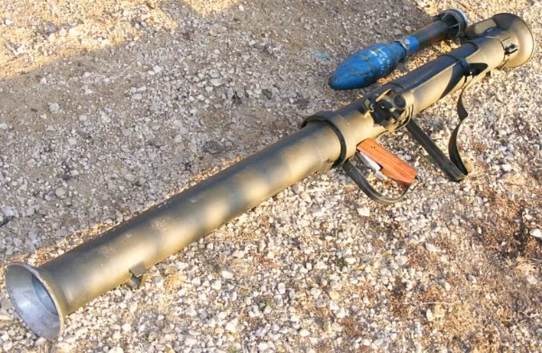  Trong chiến tranh Triều Tiên, KPA sử dụng súng chống tăng M20 Super Bazooka tịch thu được của đối phương và bản sao của nó do Trung Quốc sản xuất mang tên Type 51. Súng dài 1.524 mm, cỡ nòng 89 mm, tầm bắn hiệu quả 150 m, sức xuyên thép 200 mm. 