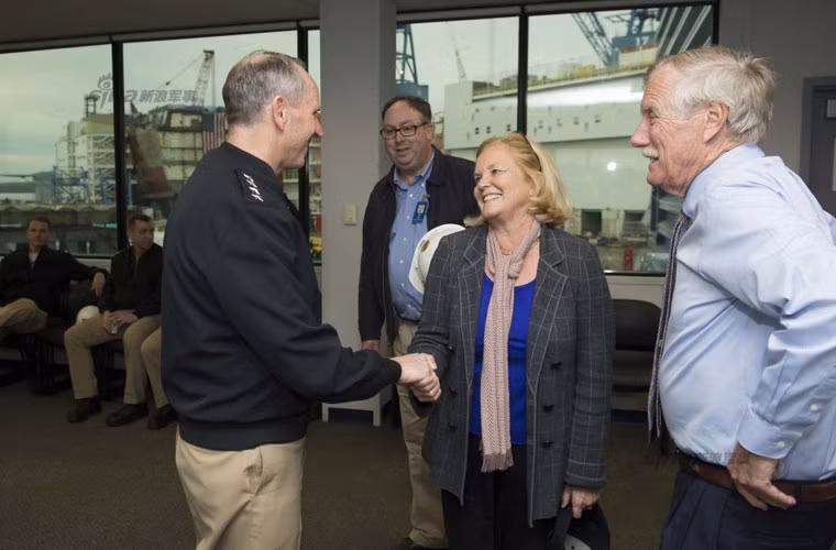 Ngoài ra, đã hoàn thành việc thử nghiệm tìm và theo dõi mục tiêu trên không lần đầu của radar mạng pha AN/SPY-3. Radar này là bộ phận cấu thành quan trọng trong hệ thống phòng thủ của DDG 1000.