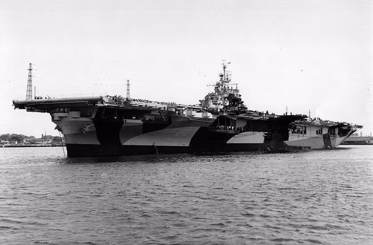 USS Franklin cũng là một trong những tàu sân bay bị tấn công Quân đội Phát xít Nhật tấn công nhiều lần nhất. Tuy nhiên, sau nhiều lần sửa chữa cũng như đại tu với qui mô lớn, CV-13 vẫn tiếp tục hoạt động trước khi chính thức nghỉ hưu vào năm 1947.