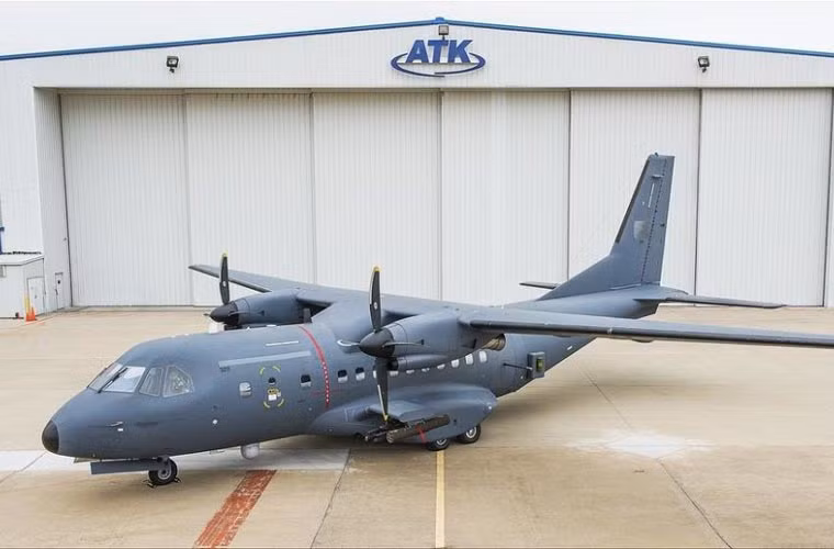 Quá trình chuyển đổi vai trò và trang bị vũ khí cho máy bay AC-235 do tập đoàn ATK thực hiện tương tự như biến thể AC-295 mà họ đã thực hiện trước đây.