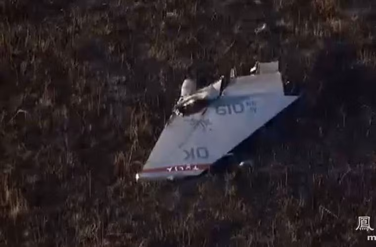 Cánh đuôi chiếc F-16.