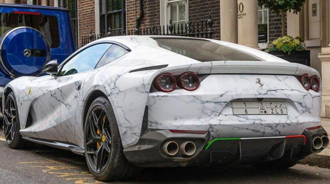 Quen vang va pha le di, sieu xe gio duoc trang tri bang 'cam thach'