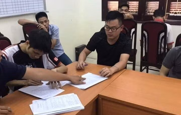 Game thu AOE nghi bi cong an trieu tap: Thuc hu the nao?