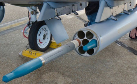 Một máy bay chiến đấu có thể mang 7 quả đạn có điều khiển trên cụm ống phóng có trọng lượng nhẹ hơn quả bom, mà có thể cho phép diệt nhiều mục tiêu.