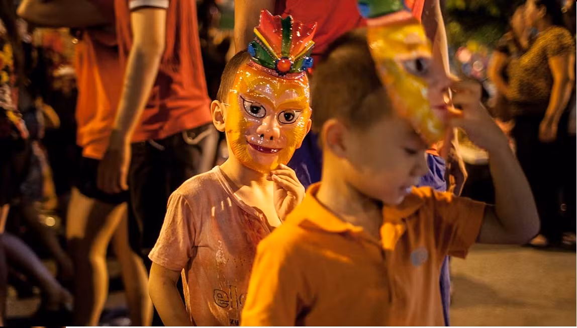 Tại một số quốc gia chịu ảnh hưởng của văn hóa Trung Hoa như Trung Quốc, Việt Nam, Singapore... ngày Tết Trung thu cũng được coi là một ngày truyền thống dành cho thiếu nhi. Ảnh: GoAsiaDayTrip.