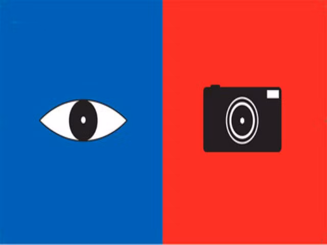 Đi du lịch: Người phương Tây đề cao việc quan sát và trải nghiệm thực tế trong suốt chuyến đi. Trong khi đó, đối với người phương Đông, việc lưu lại hình ảnh làm kỉ niệm trong từng chặng đường, từng địa điểm thăm quan là một việc quan trọng không kém.