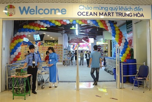 6. Ocean mart bán thực phẩm quên date, nguồn gốc xuất xứ. Nhiều hàng hóa thực phẩm không ghi rõ nguồn gốc xuất xứ, không đề hạn sử dụng được bày bán trong siêu thị Ocean Mart tại Hà Nội, khiến người tiêu dùng hoang mang.