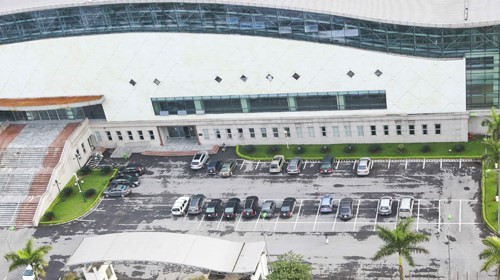 Cho tới bây giờ, kế hoạch tổ chức ASIAD 18 với 150 triệu USD do Bộ VH-TT-DL cùng Tổng cục TDTT được coi là không có tính khả thi. Việt Nam sẽ tổ chức ASIAD 18 bằng cách nào đây khi Đề án đăng cai siêu tiết kiệm của Bộ VH-TT&amp;DL đã lộ rõ tính bất khả thi và câu hỏi là: ngành TDTT đã đâm lao, vậy ai phải theo lao ?