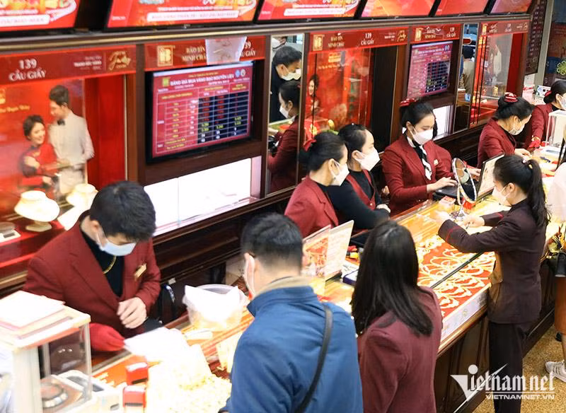 Gia vang hom nay 22/5: Ket thuc chuoi tuan giam gia lien tuc