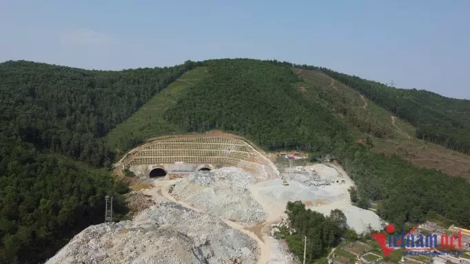 Thong ham chui cao toc Bac Nam, tram cong nhan khong nghi le gio To-Hinh-7