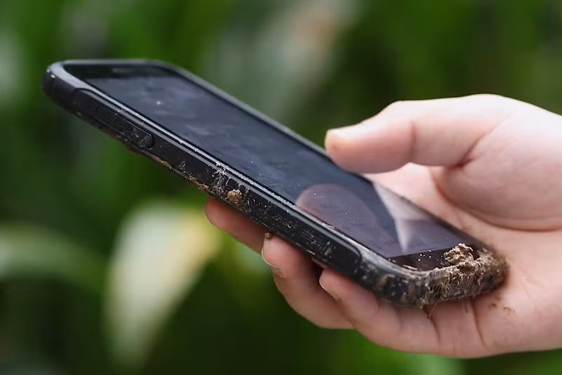 Ngắm smartphone ‘nồi đồng cối đá’, pin 5.580 mAh, giá siêu rẻ - Hình 16 Ngam smartphone ‘noi dong coi da’, pin 5.580 mAh, gia sieu re-Hinh-16