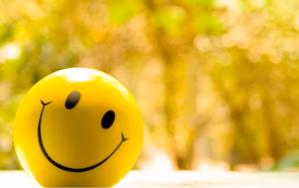 Tâm trạng vui vẻ. Trước khi những sự cố, tai nạn xảy ra, con người thường cảm thấy lo lắng, bồn chồn không rõ lý do. Nhiều người cho rằng đó là giác quan thứ 6. Nếu một sự kiện không hay thực sự xảy ra trong cuộc sống, họ sẽ càng cảm thấy suy sụp, bi quan hơn.