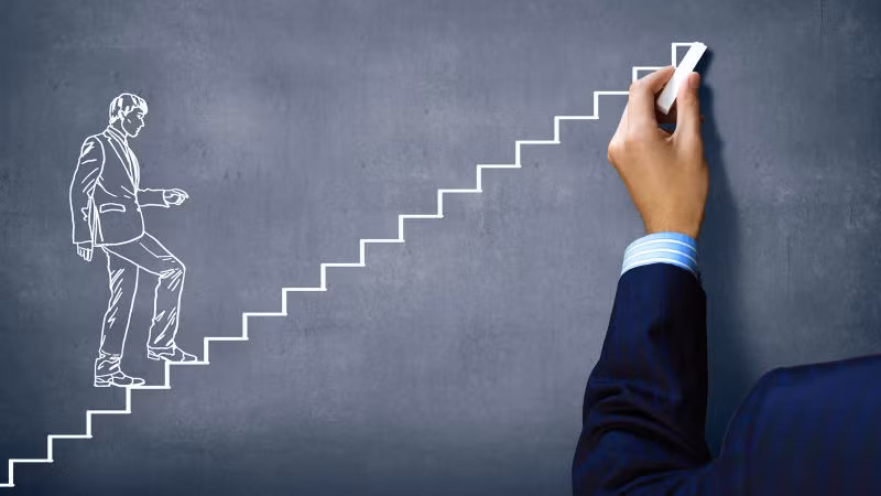 Được nhiều người chú ý. Khi đang đi bộ trên phố, nếu được người lạ chủ động bắt chuyện, đó là dấu hiệu cho thấy bạn đang tỏa ra nguồn năng lượng tích cực, có sức hút đối với người khác. Việc này có thể mang đến may mắn cho bạn. 