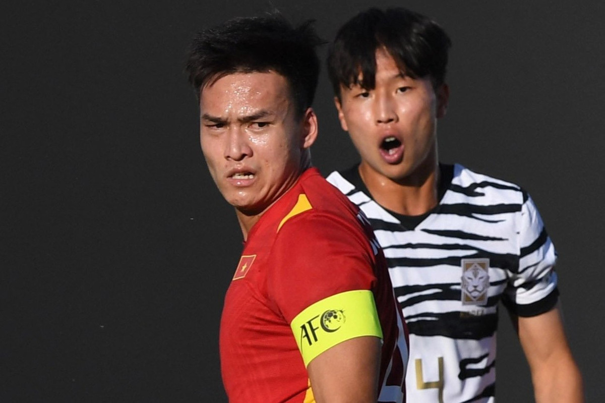 Bui Hoang Viet Anh: 'Cau thu Saudi Arabia nhanh va kheo'