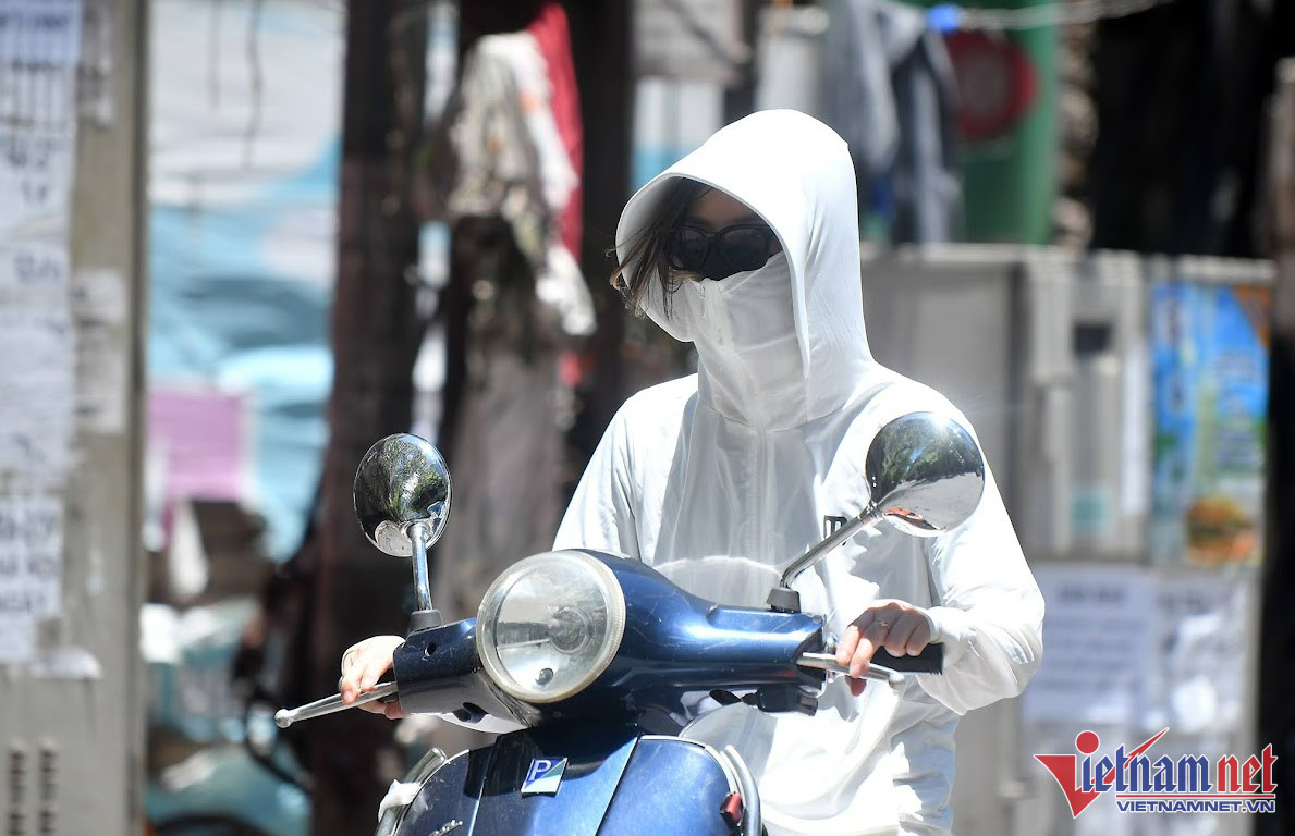 Dự báo thời tiết 23/8: Bão số 3 áp sát Biển Đông Du bao thoi tiet 23/8: Bao so 3 ap sat Bien Dong