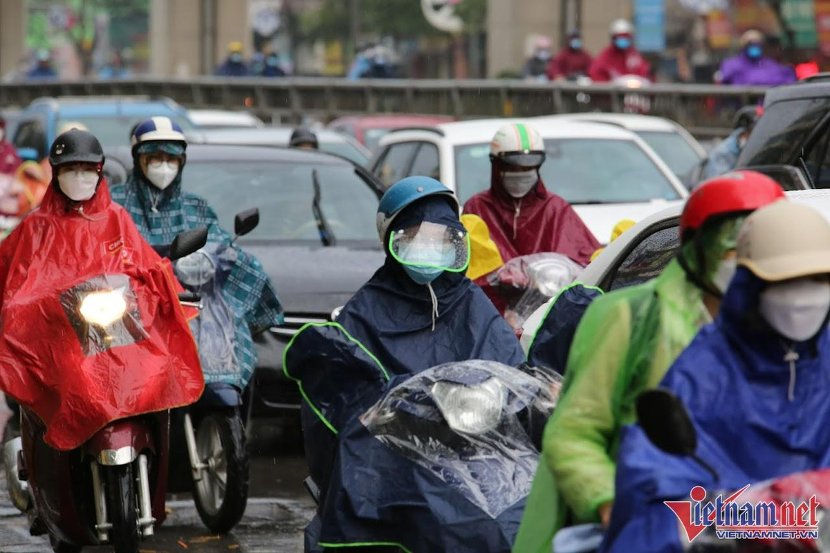 Du bao thoi tiet 7/7: Ha Noi mua to, mien Trung chim trong nang nong gay gat