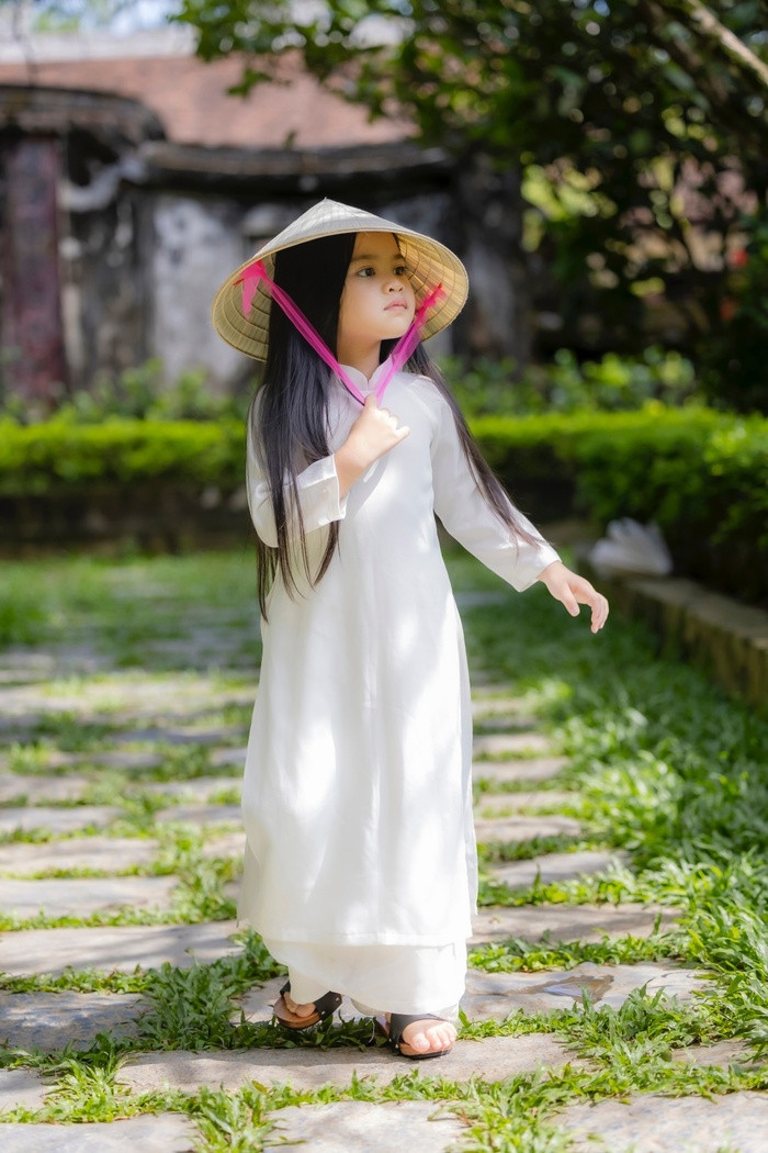 Loạt ảnh ái nữ nhà 'đạo diễn trăm tỷ' xinh như 'Mắt Biếc' - Hình 3 Loat anh ai nu nha 'dao dien tram ty' xinh nhu 'Mat Biec'-Hinh-3