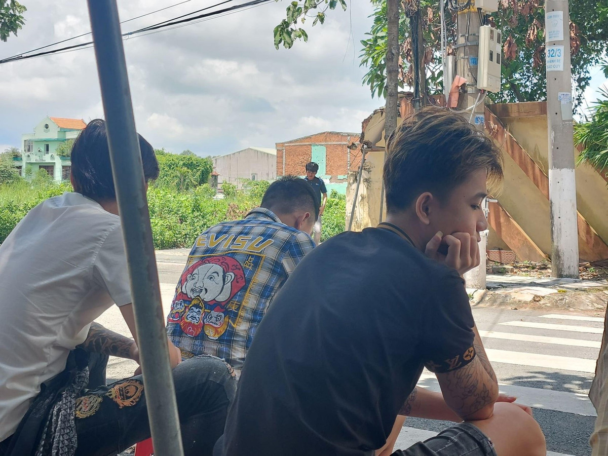 Tan mong doi doi o Campuchia: Nuoc mat ngay ve-Hinh-2