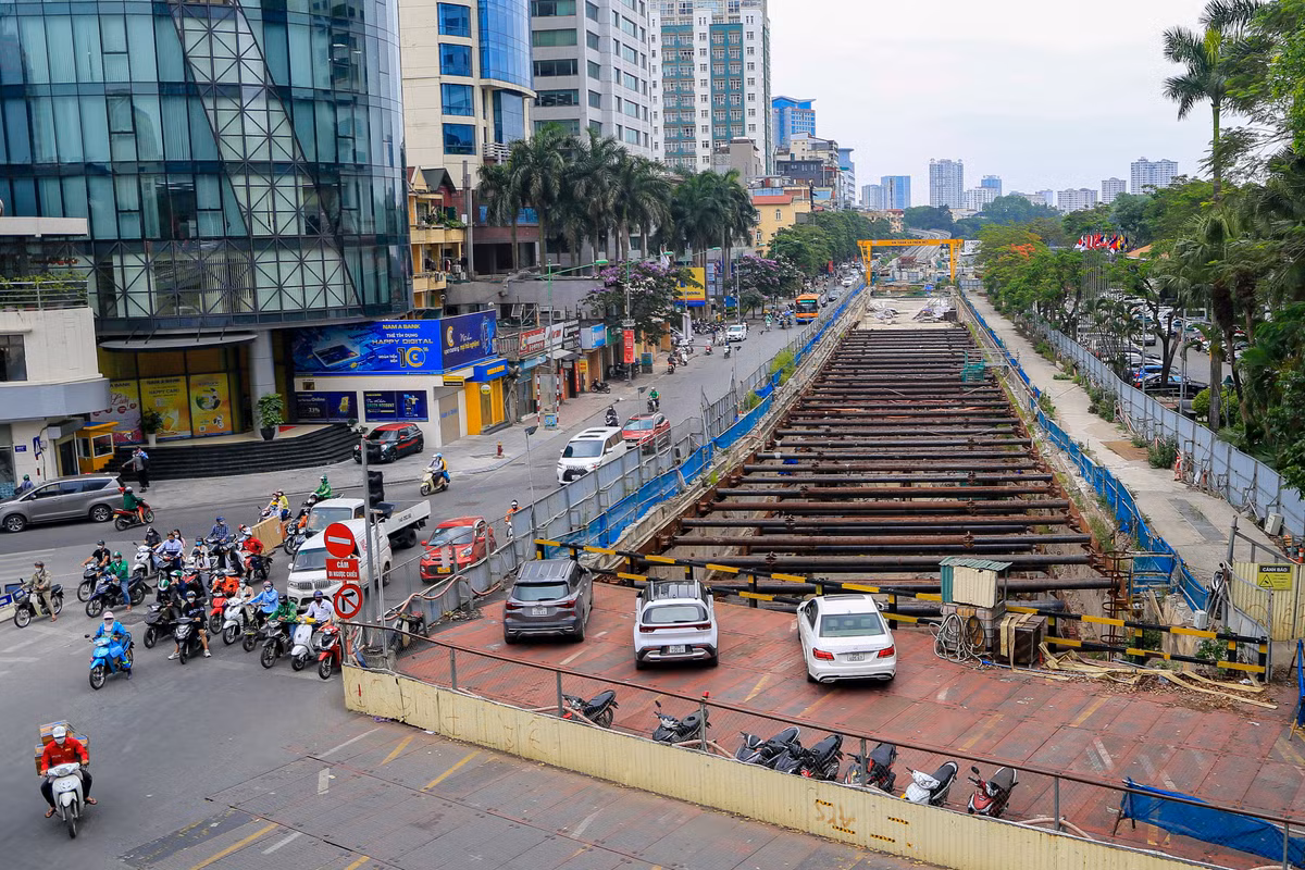 Được biết vấn đề chính của dự án đường sắt Nhổn - Ga Hà Nội đang gặp phải là chậm trễ, vướng mắc về việc giải phóng mặt bằng và di dời hạ tầng kỹ thuật ảnh hưởng nghiêm trọng đến tiến độ của dự án.