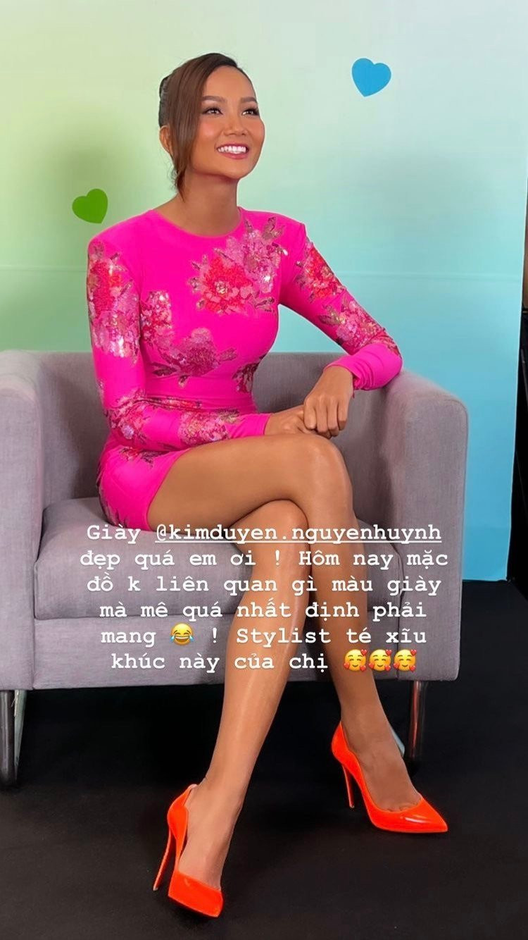 Phong độ tự phối đồ, trang điểm của HHen Niê - Hình 2 Phong do tu phoi do, trang diem cua HHen Nie-Hinh-2