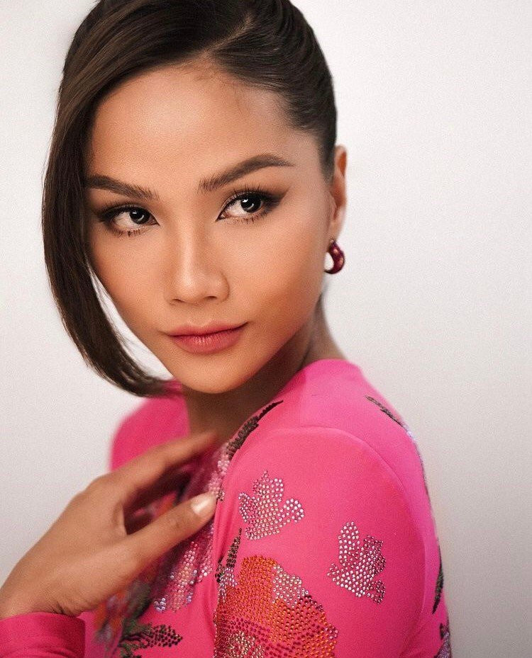 Phong độ tự phối đồ, trang điểm của HHen Niê - Hình 3 Phong do tu phoi do, trang diem cua HHen Nie-Hinh-3