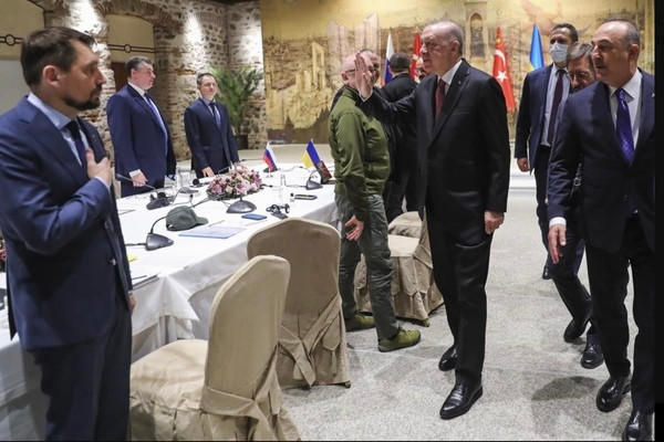 Quân Nga tạm rút lui, dừng đàm phán với Ukraine ảnh 3