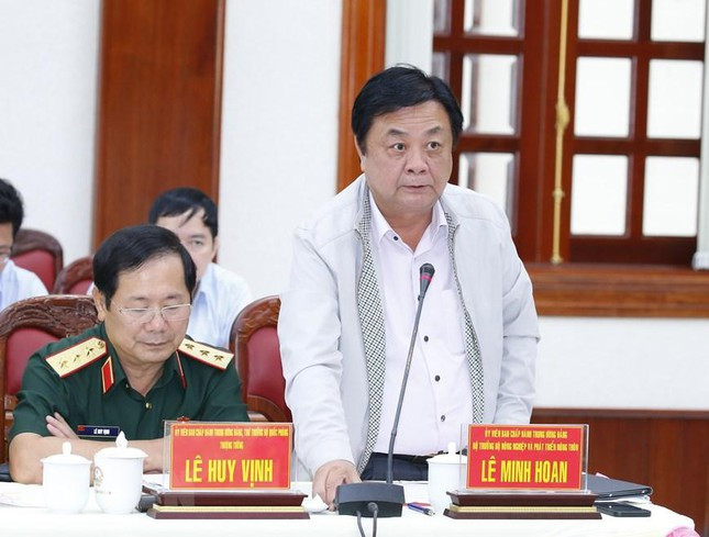 Ủy viên Trung ương Đảng, Bộ trưởng Bộ Nông nghiệp và Phát triển Nông thôn Lê Minh Hoan phát biểu. Ảnh: Văn Điệp/TTXVN.