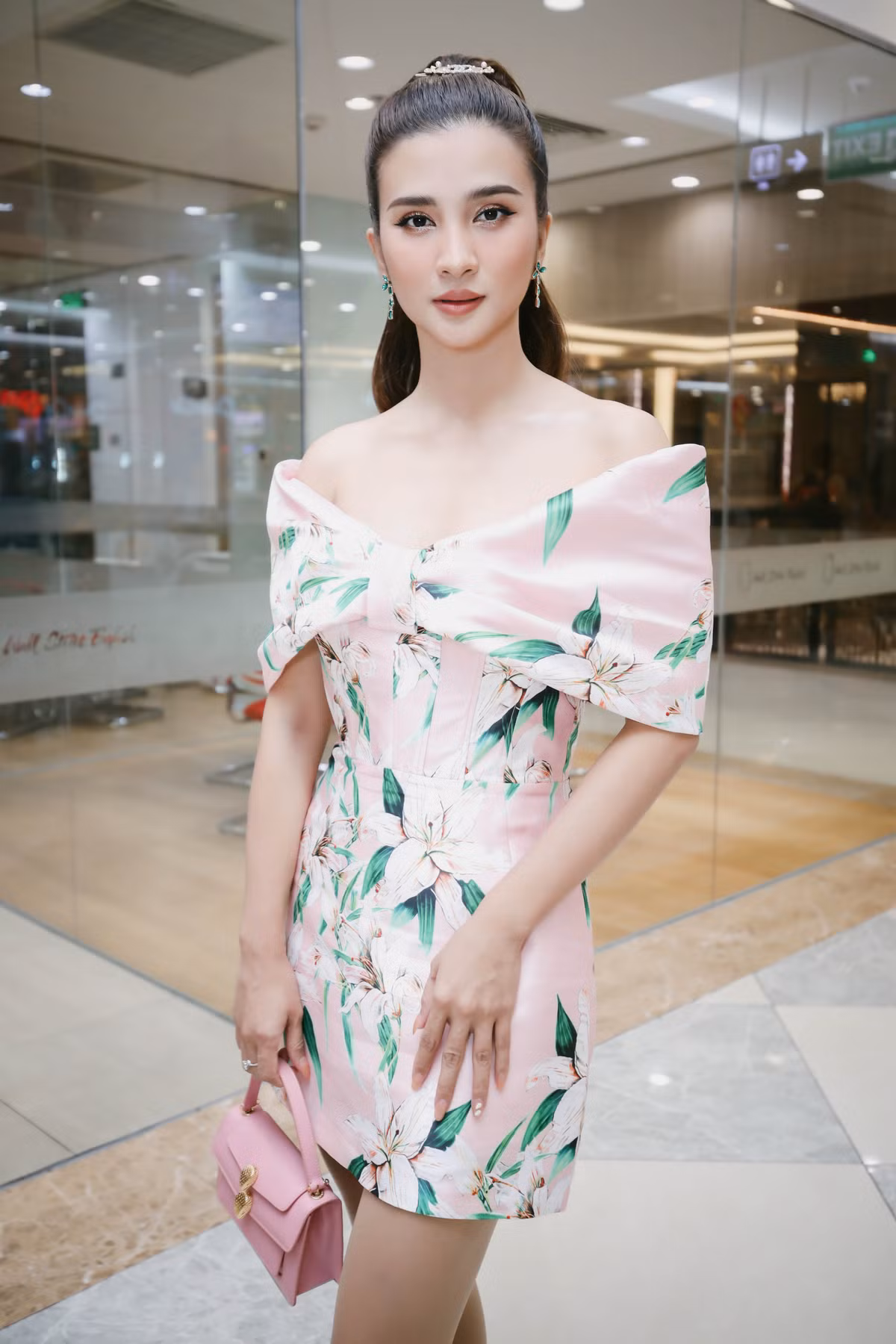 Minh Tu: 'Khong hoi tiec khi dong canh 18+'-Hinh-6