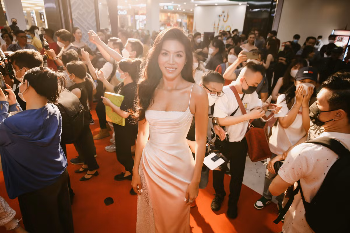 Minh Tu: 'Khong hoi tiec khi dong canh 18+'-Hinh-2