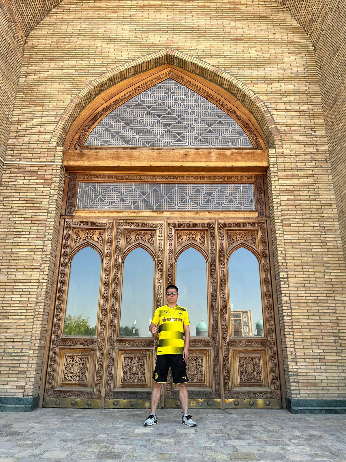 Chi hon 100 trieu dong di Uzbekistan co vu U23 Viet Nam-Hinh-5