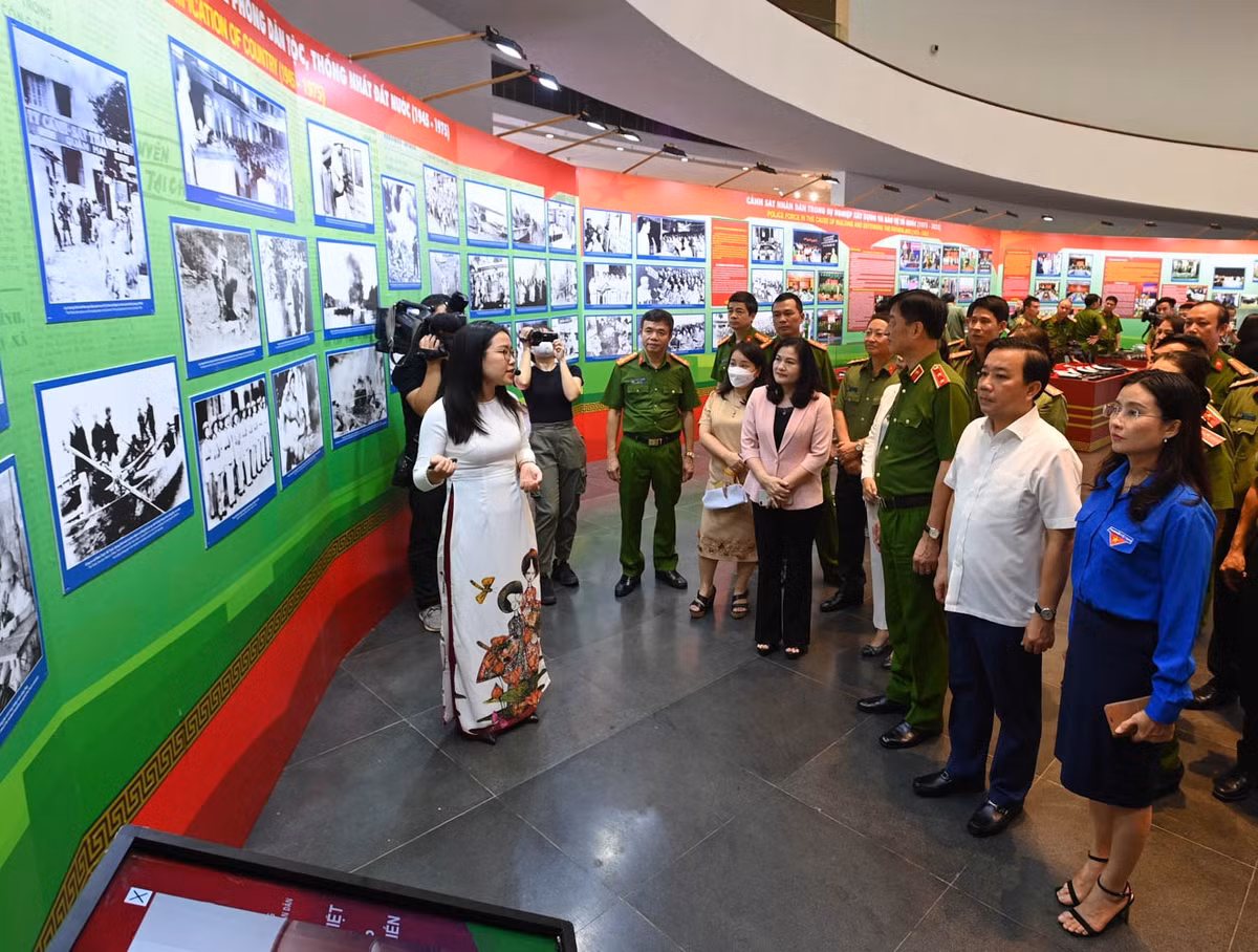 Triển lãm sẽ mở cửa đến hết ngày 20/8.