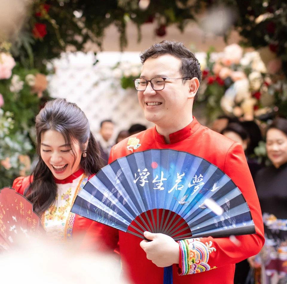 Em chong rich kid Hoa hau Thu Thao lay vo, nhan sac co dau gay sot-Hinh-4