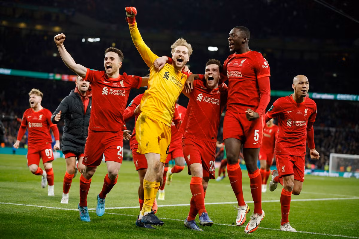  Ngôi vương League Cup đổi chủ sau 4 năm liên tiếp thuộc về Man City. Liverpool cũng vượt qua chính đối thủ thành Manchester để trở thành CLB giàu thành tích nhất ở đấu trường này với 9 lần vô địch, nhiều hơn "Cityzens" 1 lần.