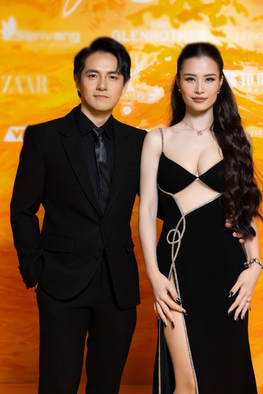 Dong Nhi me man vay ao xe ta quyen ru tu tham do toi tiec cuoi-Hinh-2