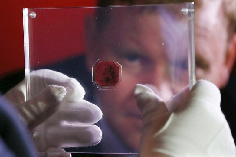 Mảnh giấy vô cùng nhỏ bé nhưng có giá cả chục triệu đô Manh giay vo cung nho be nhung co gia ca chuc trieu do