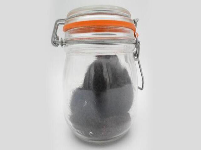 Mảnh giấy vô cùng nhỏ bé nhưng có giá cả chục triệu đô - Hình 2 Manh giay vo cung nho be nhung co gia ca chuc trieu do-Hinh-2